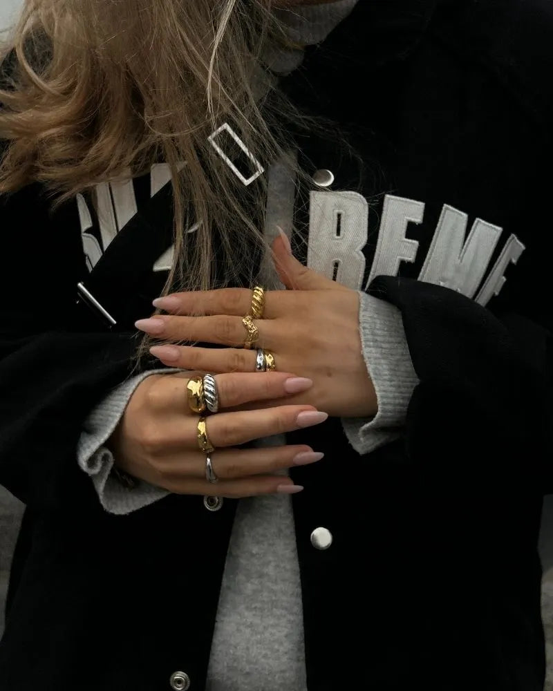 ELEGANCE RING