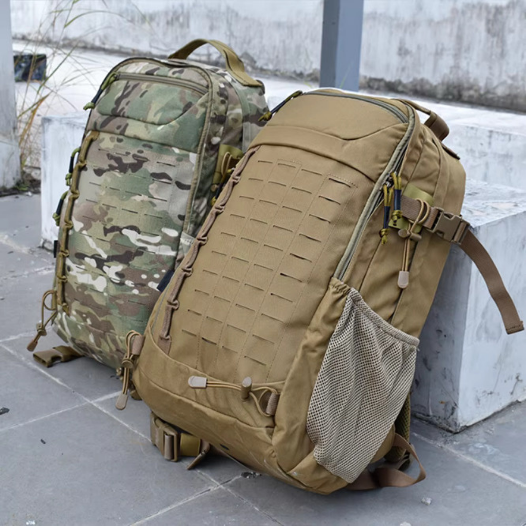 Trekker 30 – Vandrerrygsæk 30L med MOLLE & Aluminiumsstøtte