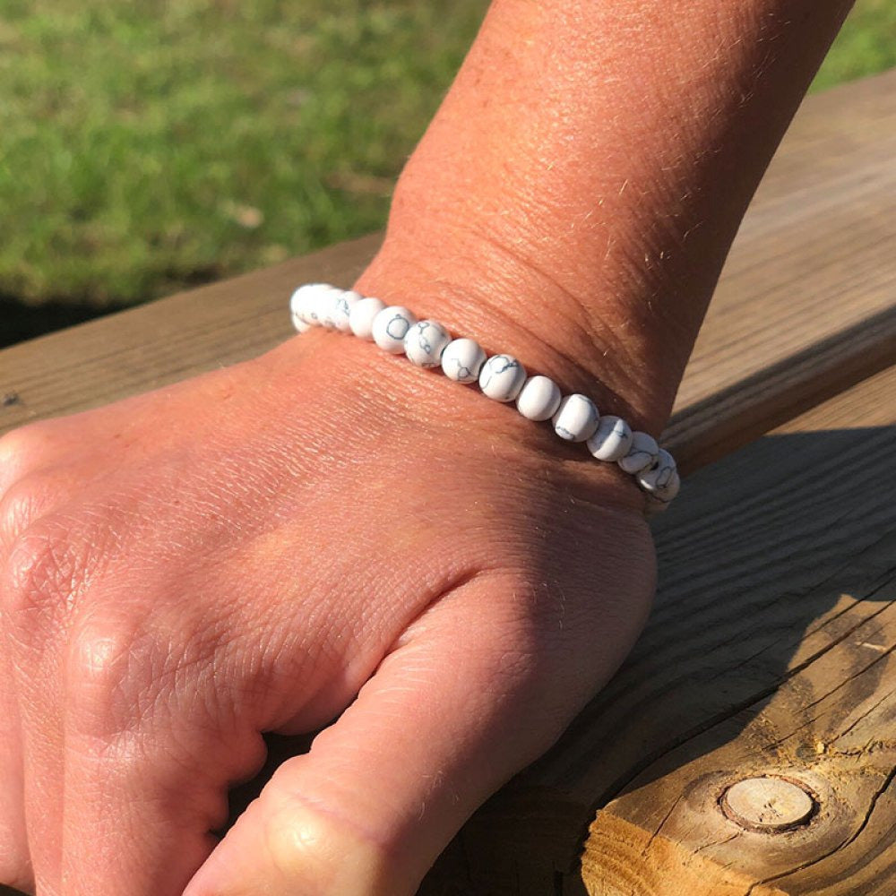 Hvidt Howlite stabiliserende armbånd