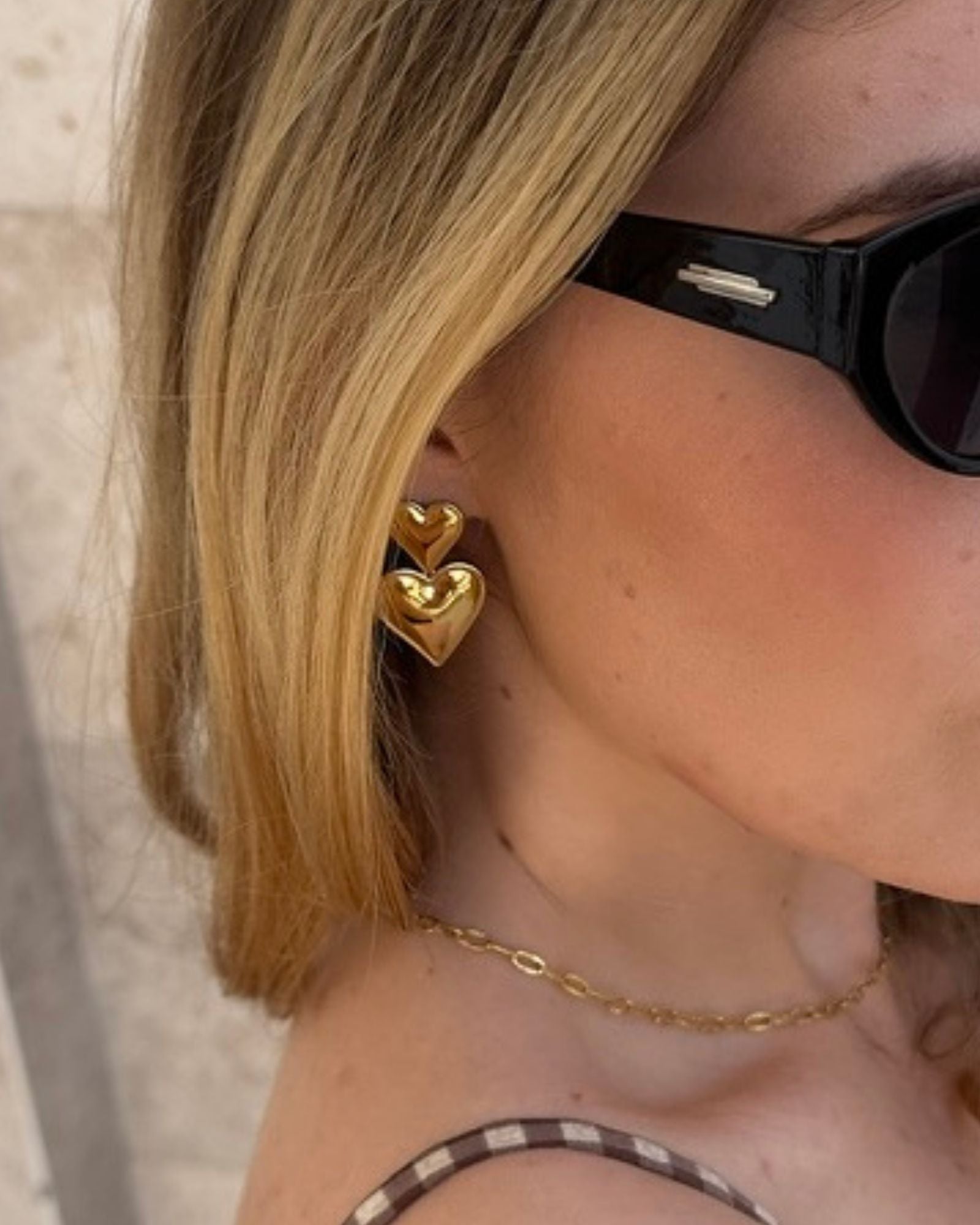 OLIVIA ØRERING