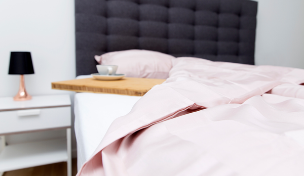 Komfortabelt sengetøj i 100% bomuldssatin - 140 x 200 cm