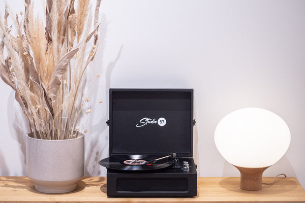 Studio 57 Groovy Pladespiller (Sort)